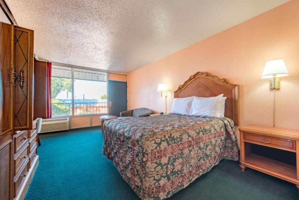 knights inn lawton formerly super 8 lawton