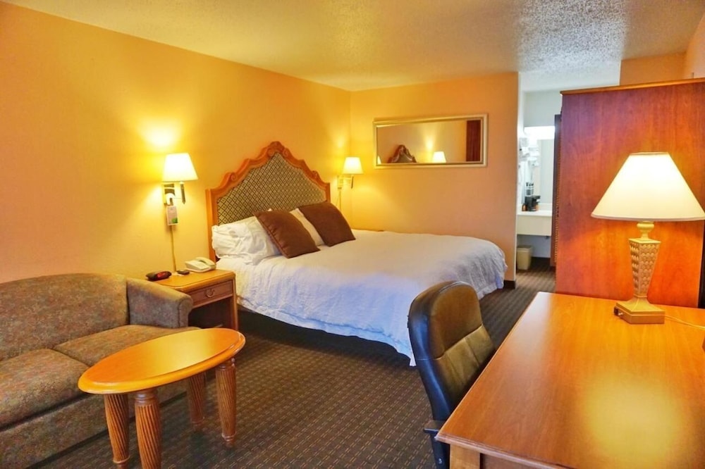 knights inn lawton formerly super 8 lawton