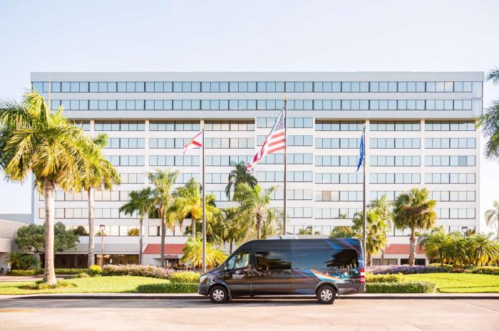 hilton palm beach pbi
