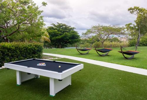 hilton palm beach pbi