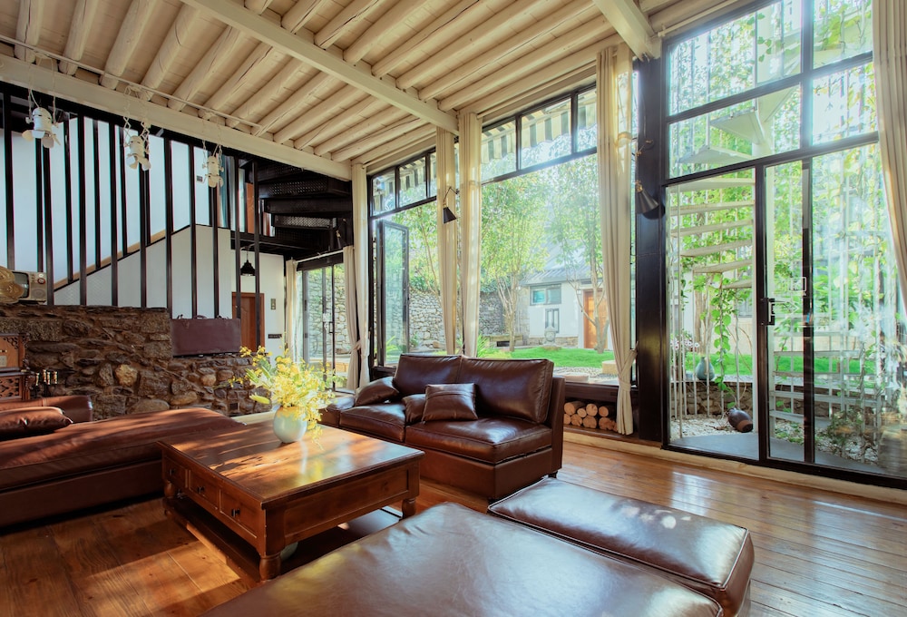 3 cottages of deer inn