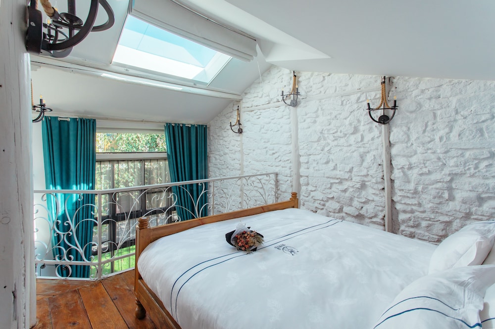 3 cottages of deer inn