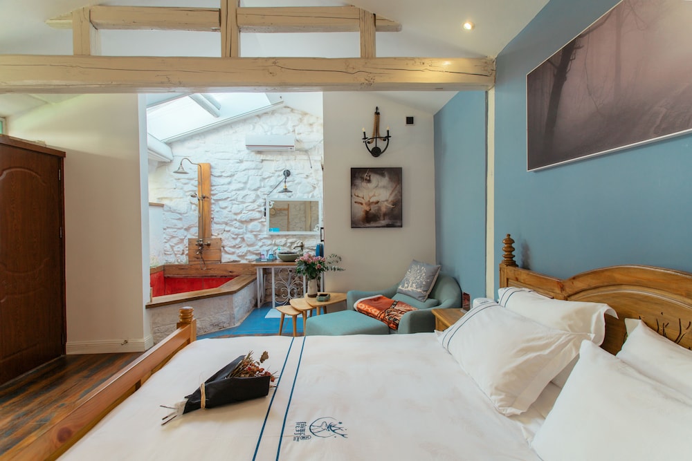 3 cottages of deer inn