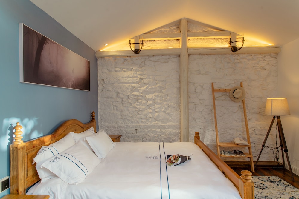 3 cottages of deer inn