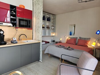 blue wall bnb business apartments