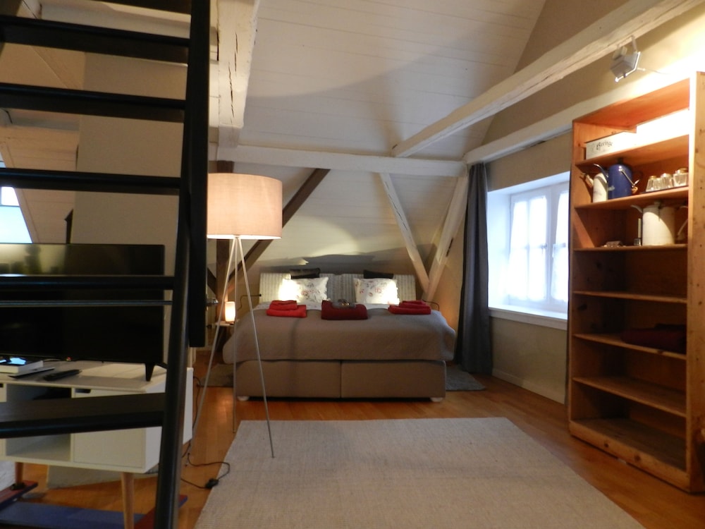 blue wall bnb business apartments