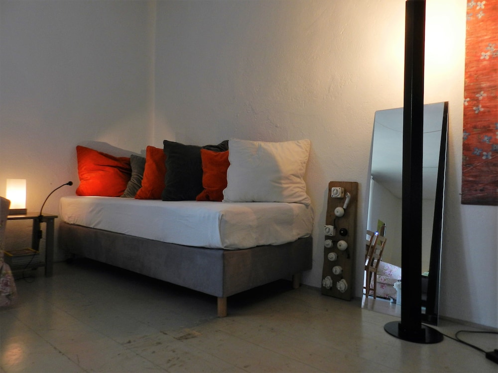 blue wall bnb business apartments