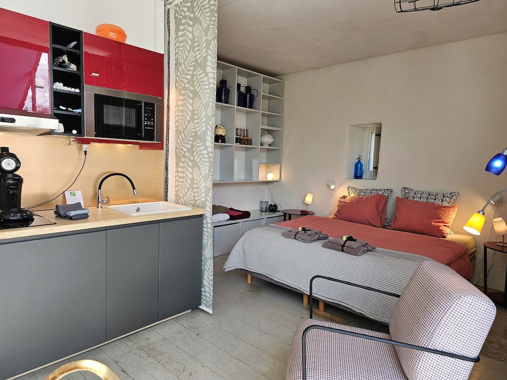 blue wall bnb business apartments