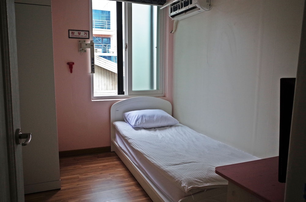 yakorea hostel gangnam