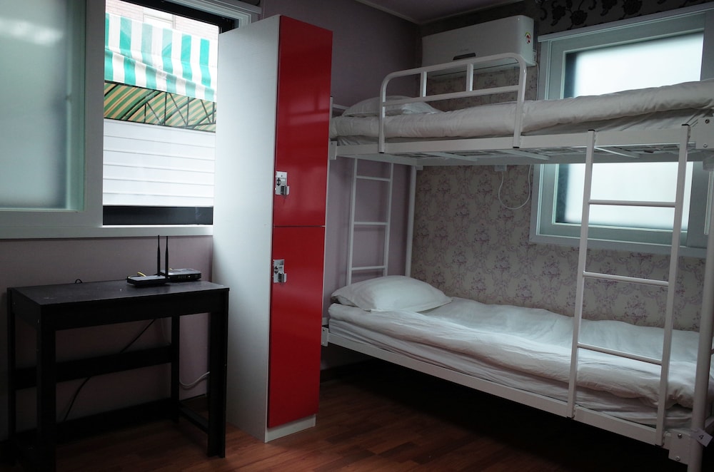 yakorea hostel gangnam