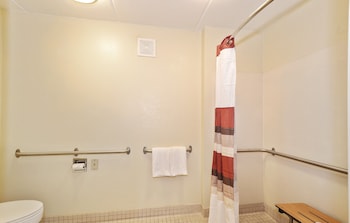 red roof inn albany airport