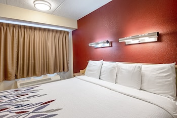 red roof inn albany airport