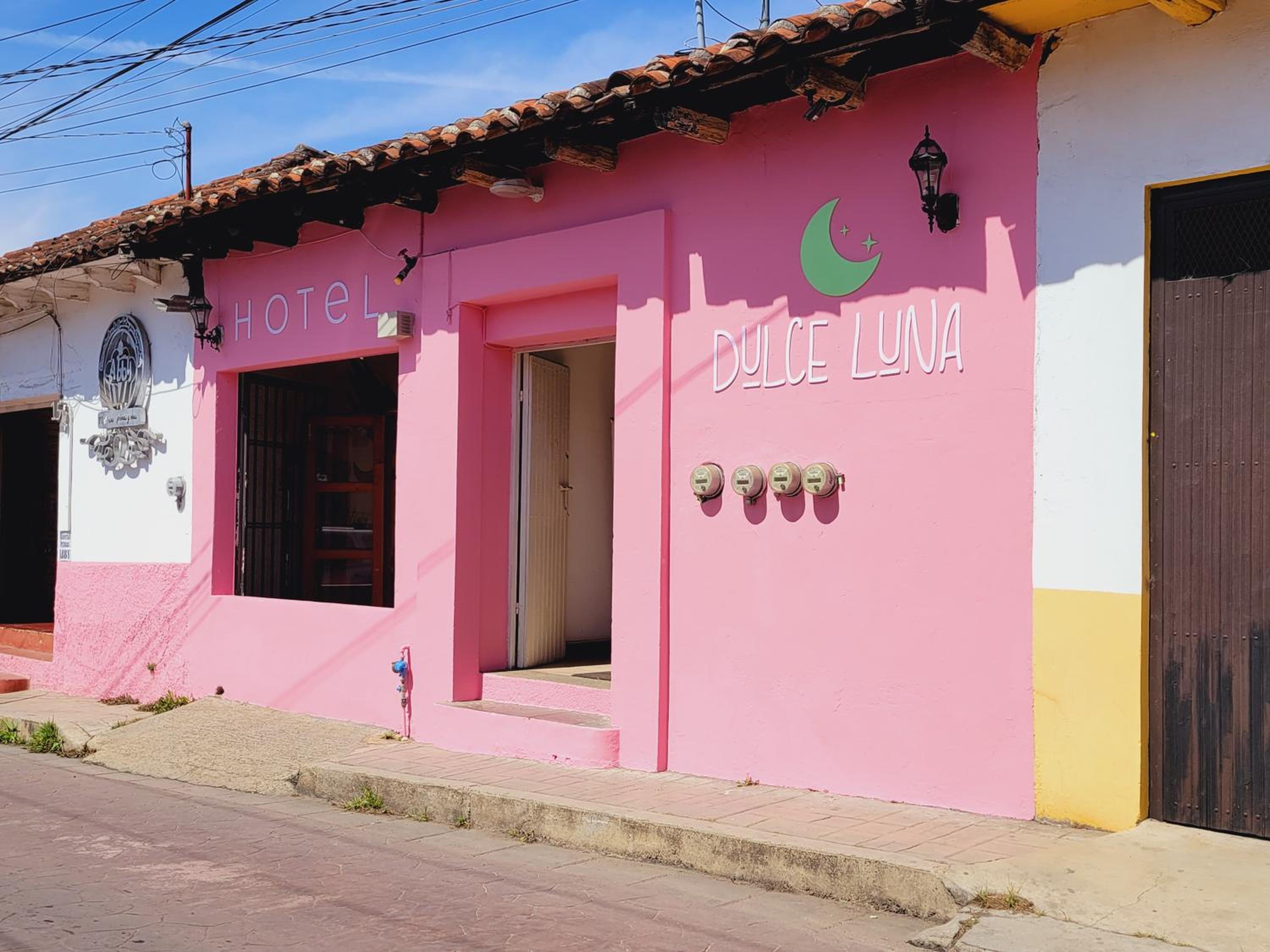 hotel dulce luna