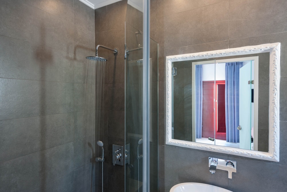 mar n mar crown hotel suites
