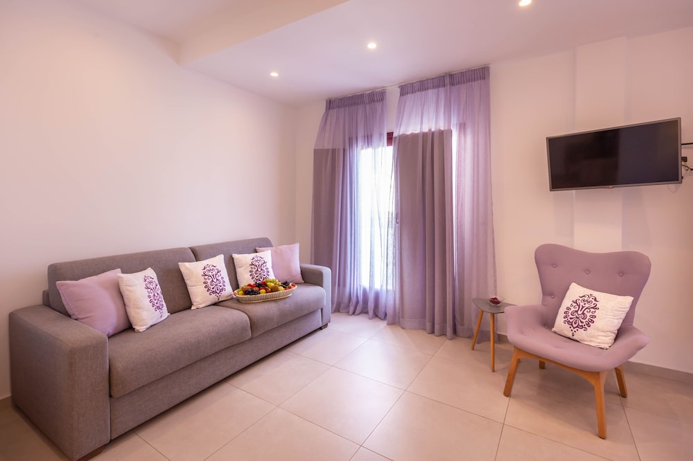mar n mar crown hotel suites