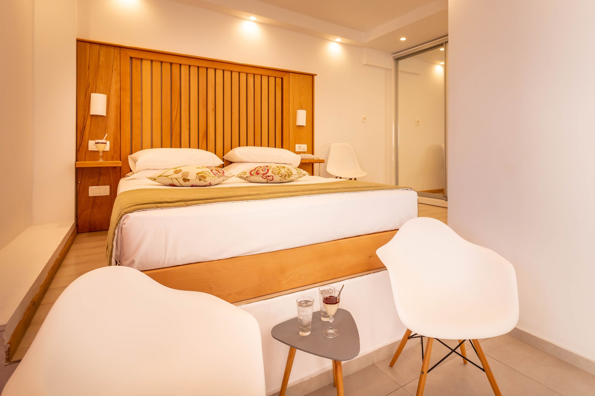 mar n mar crown hotel suites