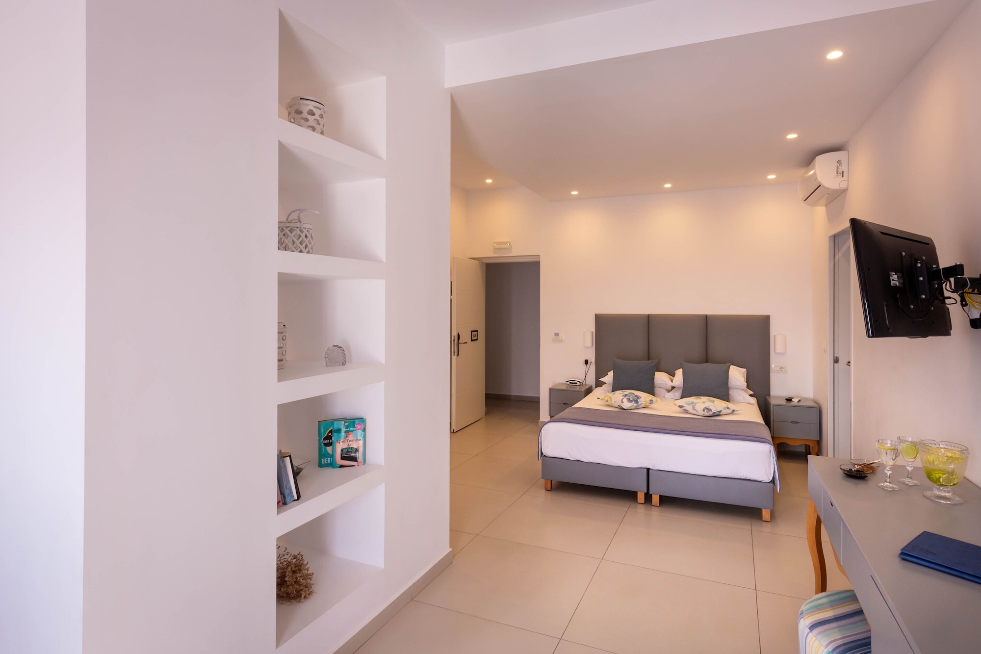 mar n mar crown hotel suites