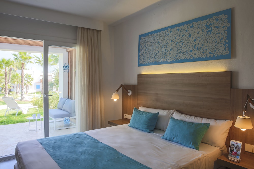 cala llenya resort ibiza