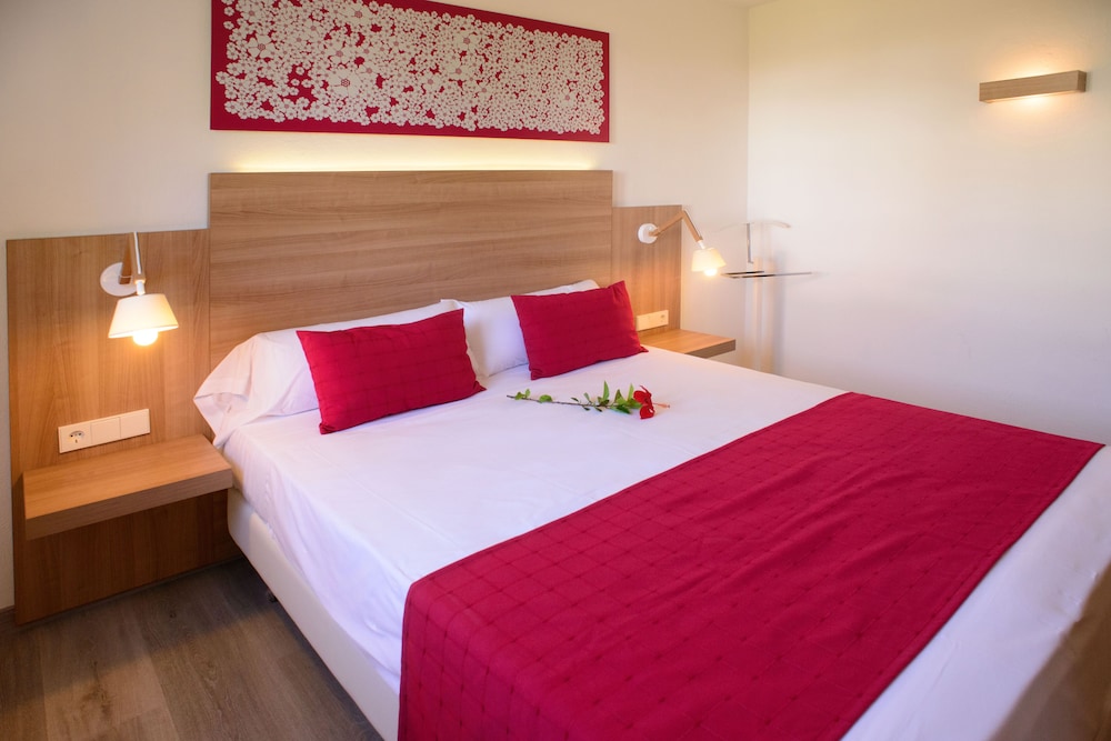 cala llenya resort ibiza