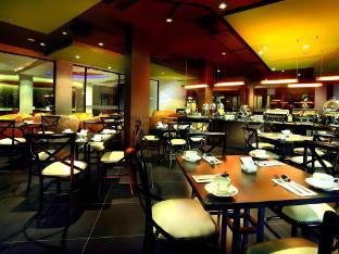 100 sunset hotel