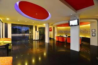 100 sunset hotel