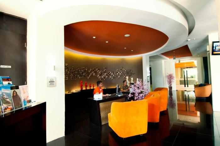 100 sunset hotel