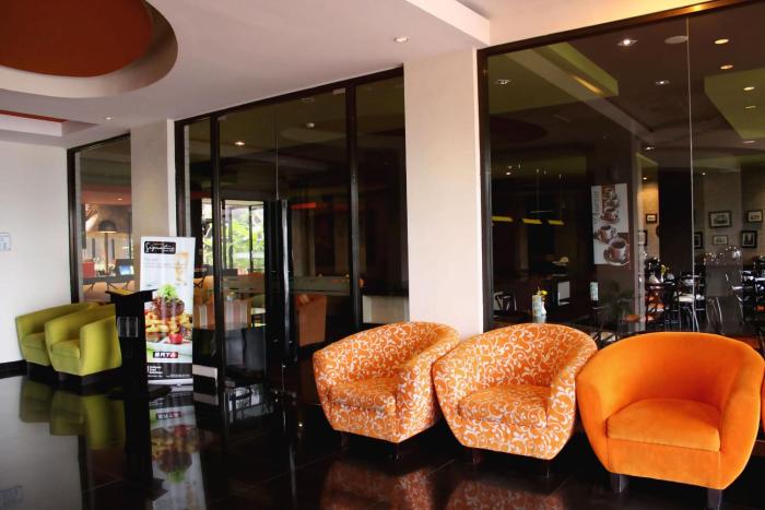 100 sunset hotel