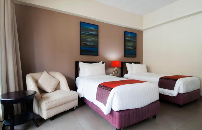 100 sunset hotel