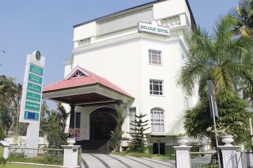 V K G Group Holiday Hotel,Cherai Beach>>Cherai,4 star