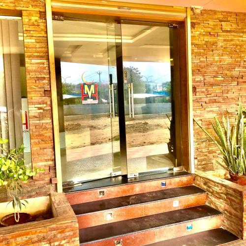 hotel halfmoon hospitality