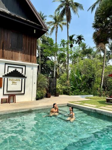 parasol blanc luang prabang