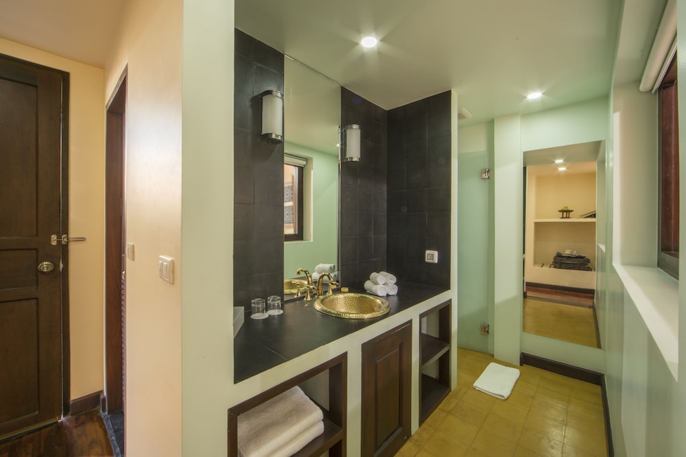 parasol blanc luang prabang