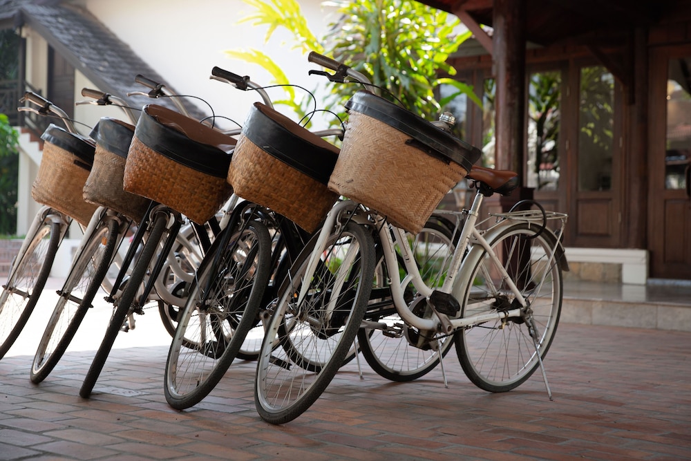 parasol blanc luang prabang