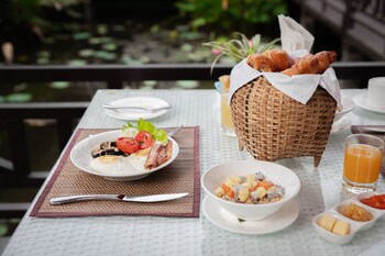 parasol blanc luang prabang