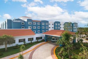 Courtyard By Marriott Cancun Airport,Blvd. Luis Donaldo Colosio, Km. 12.5,4 star