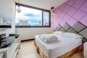 lightness hotel