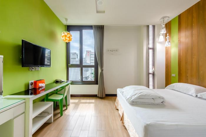 lightness hotel