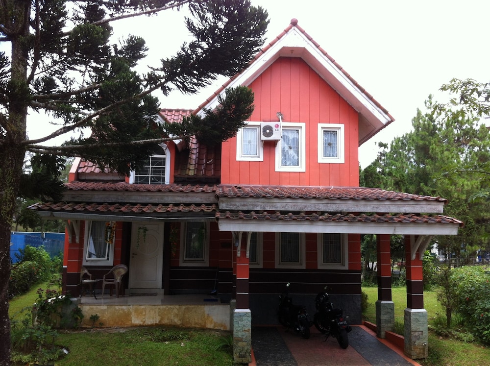 villa bukit danau lot 13