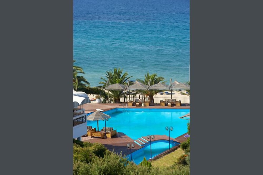 kamari beach hotel