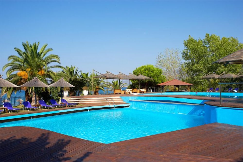 kamari beach hotel