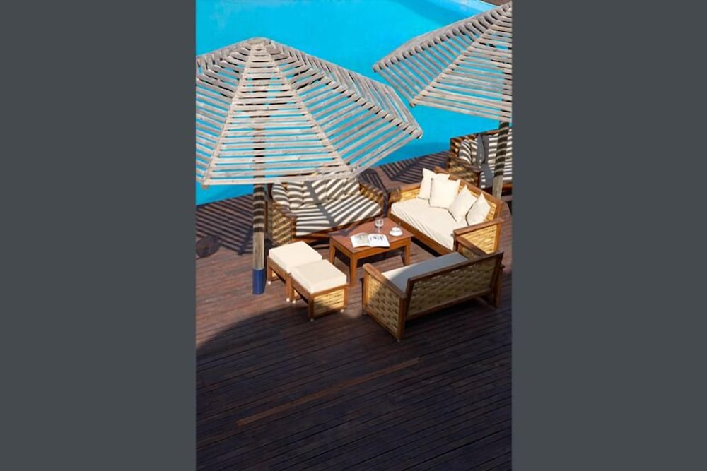 kamari beach hotel