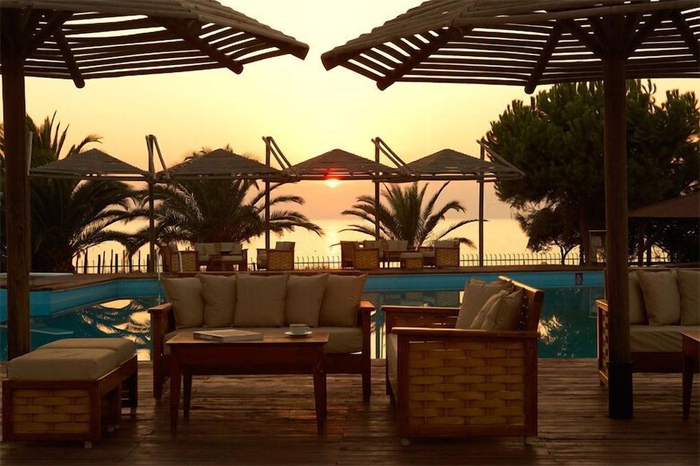 kamari beach hotel