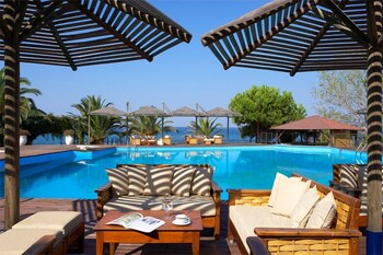 kamari beach hotel