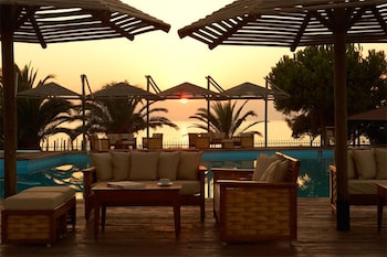 kamari beach hotel