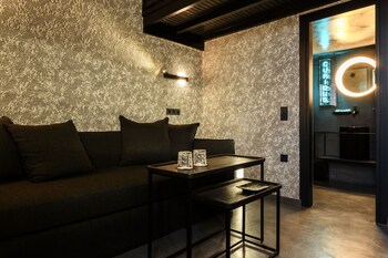myconian inn