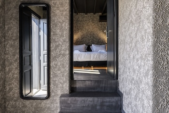 myconian inn