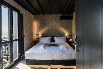 myconian inn