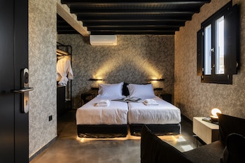 myconian inn