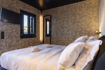 myconian inn