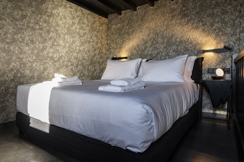 myconian inn